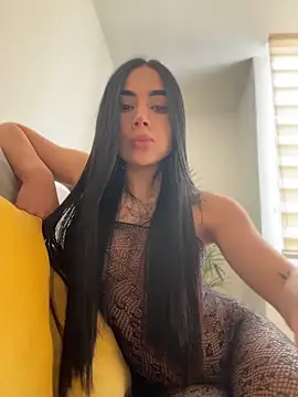 tamy_xoo (F young) - oil on my tits