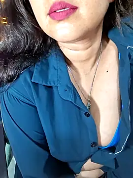 alinaarora (F milf) - Ass show