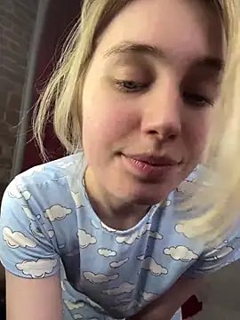 LovelyMiu's live cam