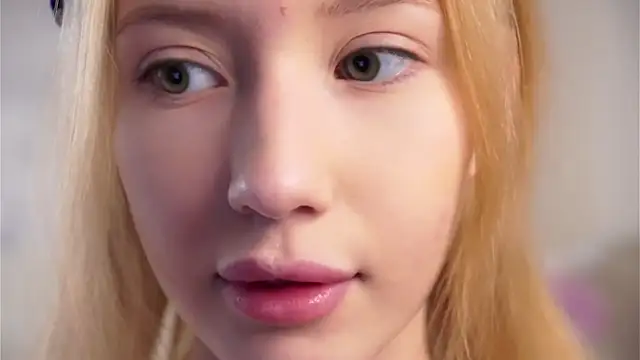 SunnivaCovil Stripchat cam model