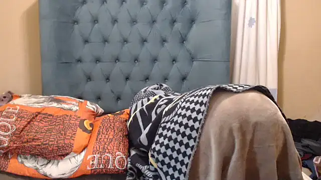 ebonyessence - EbonyEssence's free webcam - UK Sex Cams