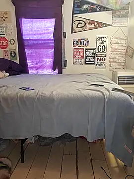 snowbird1117 - Snowbird1117's free webcam - UK Sex Cams