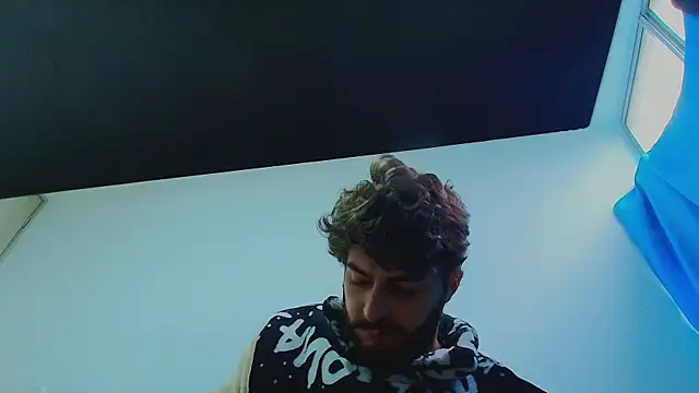 thomas_gun - Thomas_gun's free webcam - UK Sex Cams