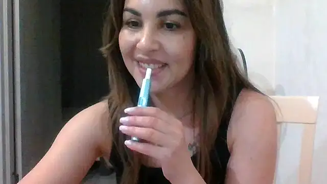 AlisXLovesss_ webcam