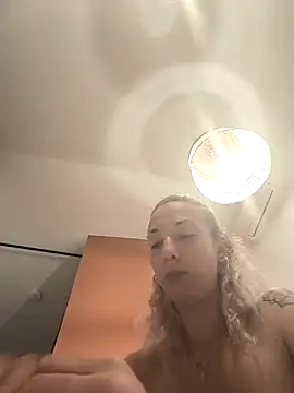 thefrenchkiss25's room