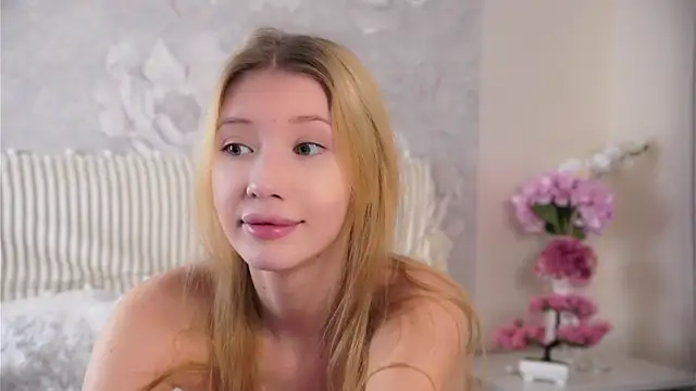 sunnivacovil (F teen) - 🌺Tease with my butt close up🌺