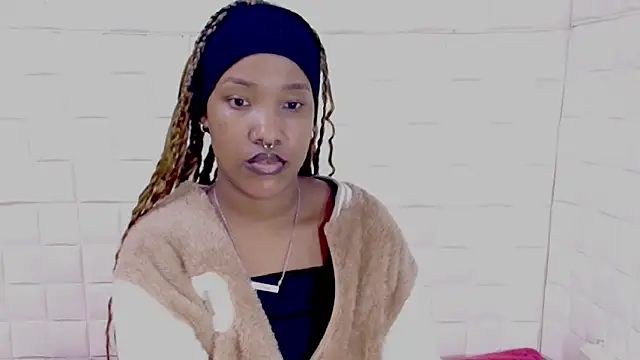 EroticSexyPrada webcam