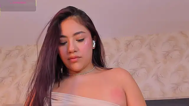 nicolle_pierce webcam