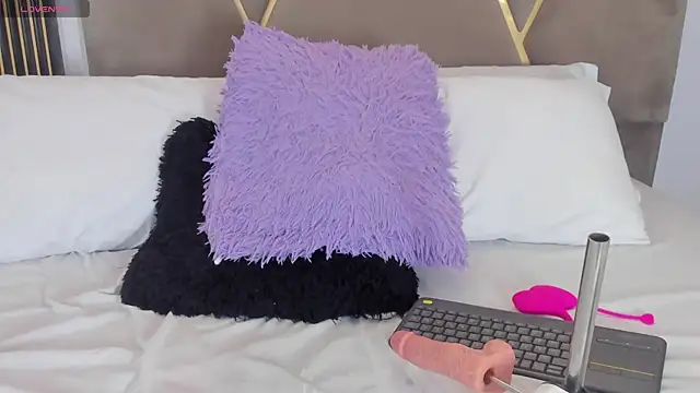 Littlee___Molly webcam