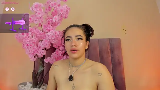 Megan_Thompsonn webcam