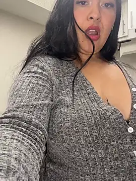 latina_curvy22 webcam