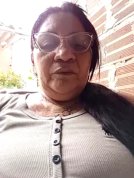 Sammylatinaxxx webcam