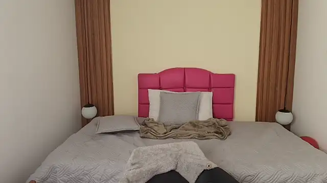 ivonneross_ (F young) - PUSSY READY FOR FUCK !!!💋💋