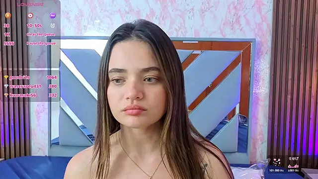 LittleeSara18 webcam