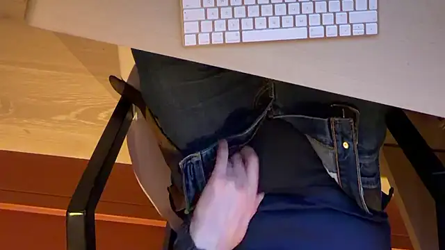 BronzeShowtime67 webcam