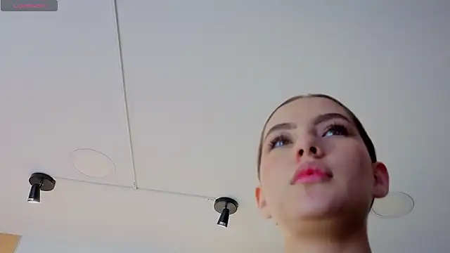 Megann_Rousee webcam