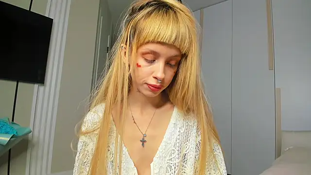 FlowerOfSin2001 live sex cam