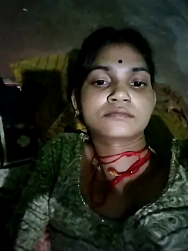 Webcam Model (Jooli_cuty)  is live.Free join now!