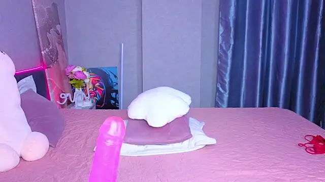 BlondieSummer webcam