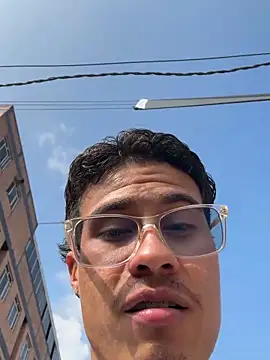 tavohot_ (M young) - Make me Vibrate Hard my ass