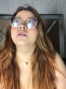 ZoeBennett_Pink webcam