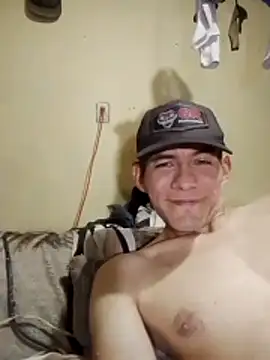 Cloud0nMycock webcam