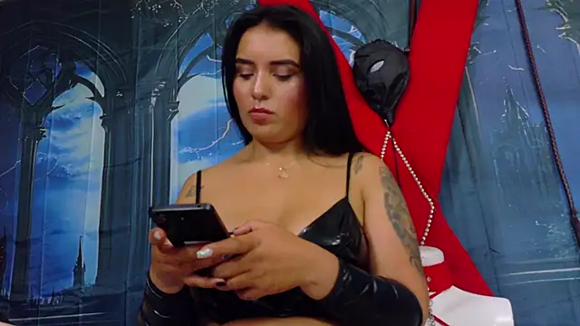 meliizaqueen (F young) - lick the queen's ass