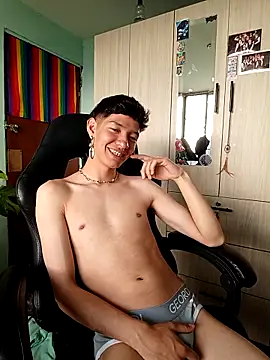 heyy_noah11 (M twink) - Show  me You ass