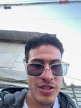 tavohot_ (M young) - Make me Vibrate Hard my ass