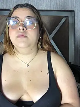 ZoeBennett_Pink webcam