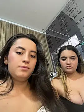 Antonella_Julieta webcam