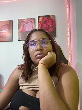 morena-2025 - Morena-2025's free webcam - UK Sex Cams