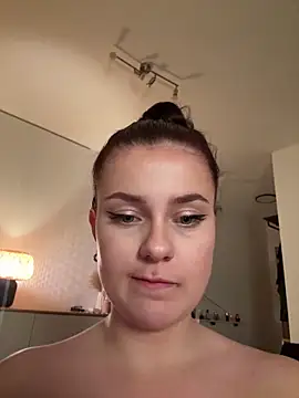 MaribelRiver's live cam