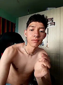 heyy_noah11 (M twink) - Show  me You ass