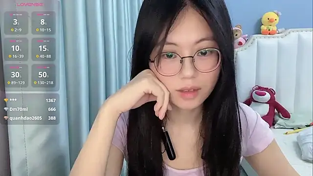 Luna-666 Stripchat cam model