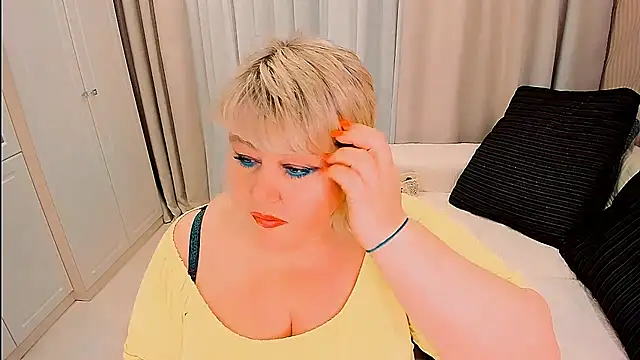 BIGTITSBBW webcam