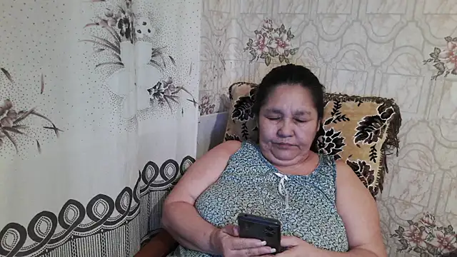 Zulfiya_Bruce webcam