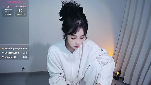 美女dobilig在线直播