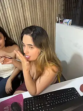 Antonella_Julieta webcam