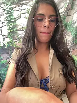 Astrid-- live sex cam