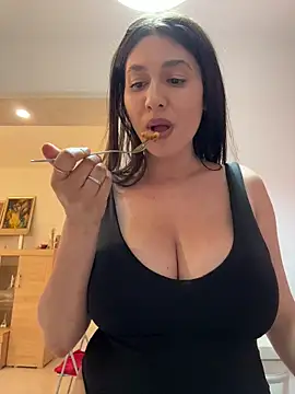 IrisBlues Stripchat cam model