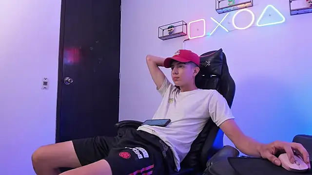 light_eyes_ - Light_eyes_'s free webcam - UK Sex Cams