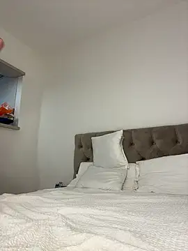 IrisBlues live sex cam