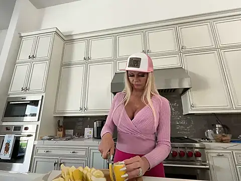 chanelstjames webcam