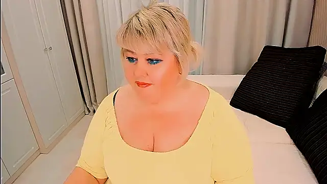BIGTITSBBW webcam
