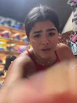 kaily_sweet16 (F teen) - I'm at work, quiet my boss watches me