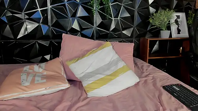 elliot_colton webcam