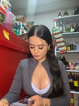 sara_fun (F young) - NAKED IN STORE PUBLIC SHH AROUND PEOPLE