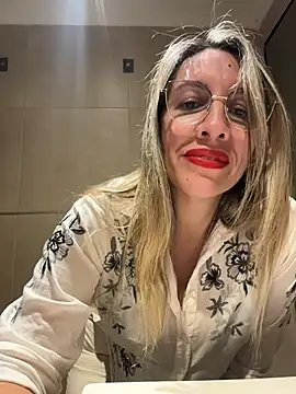 Gatitacarlita Stripchat cam model