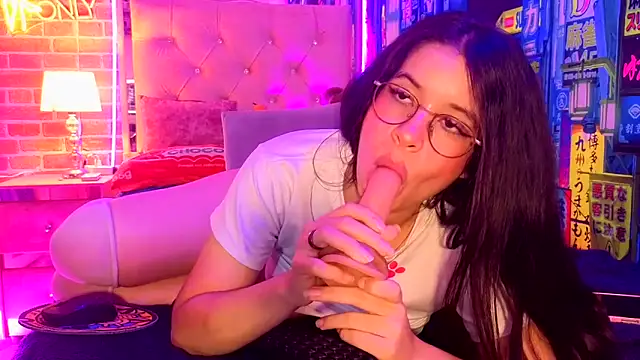 Yorumakie_777 webcam